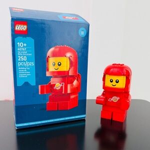 LEGO Up-Scaled Baby Astronaut 40767
